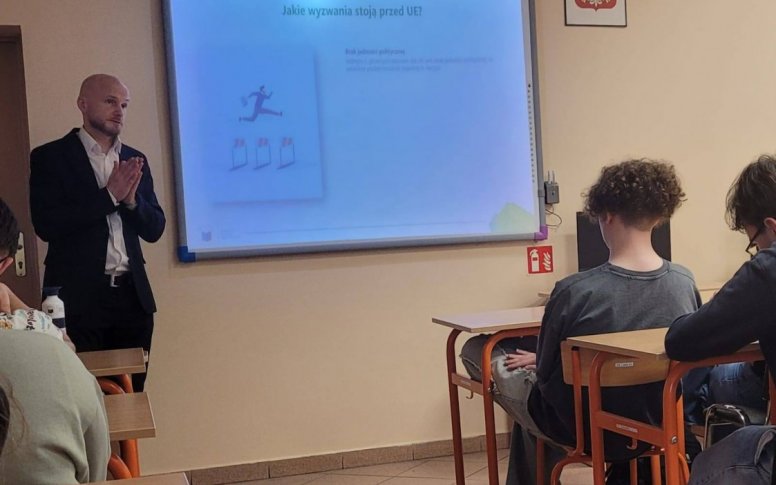 Spotkanie licealistów z audytorem z Trybunału Obrachunkowego z Luksemburga