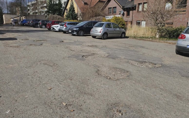 Remont parkingu przy ul. Wiosny Ludów (przy przychodni dziecięcej)