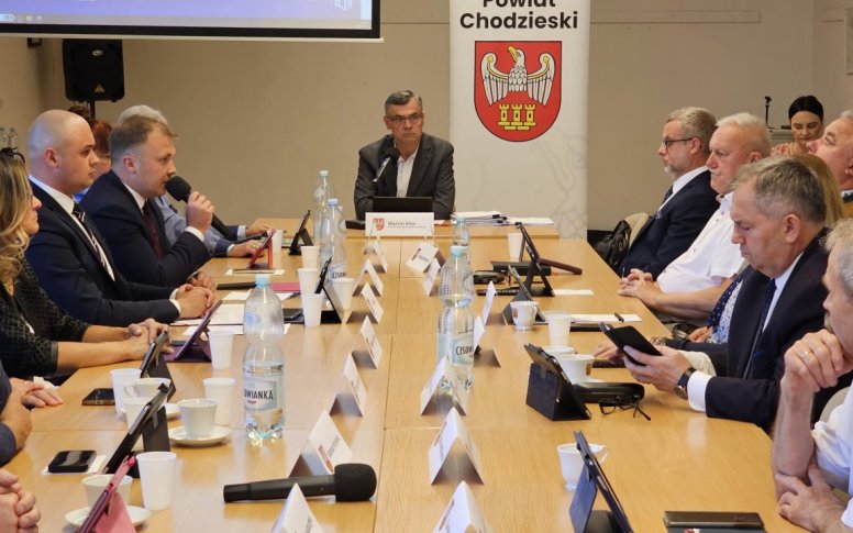 WOTUM ZAUFANIA  ORAZ  ABSOLUTORIUM DLA ZARZĄDU POWIATU CHODZIESKIEGO ZA 2025 r.