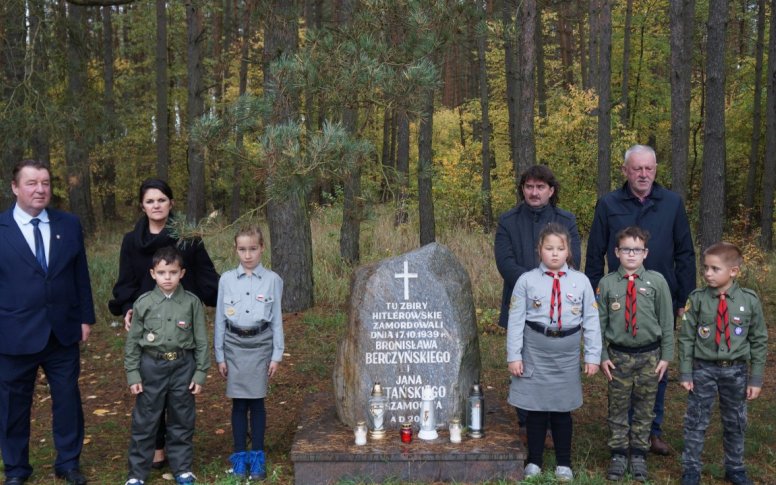 Znicz pamięci zapłonął w powiecie